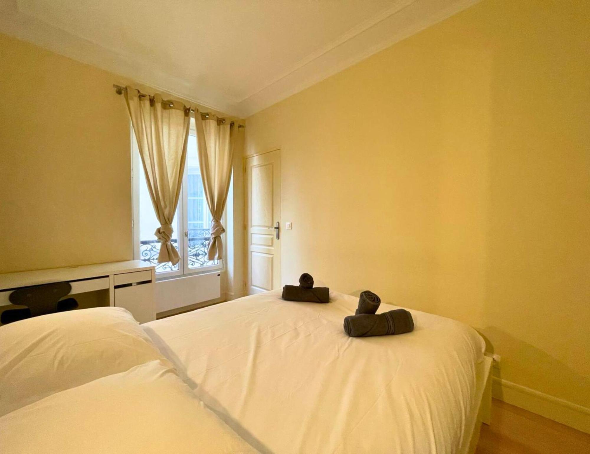 Chambre Lit Double Et Salon Avec Canape-Lit A 10 Minutes Des Champs Elysees Paris Dış mekan fotoğraf