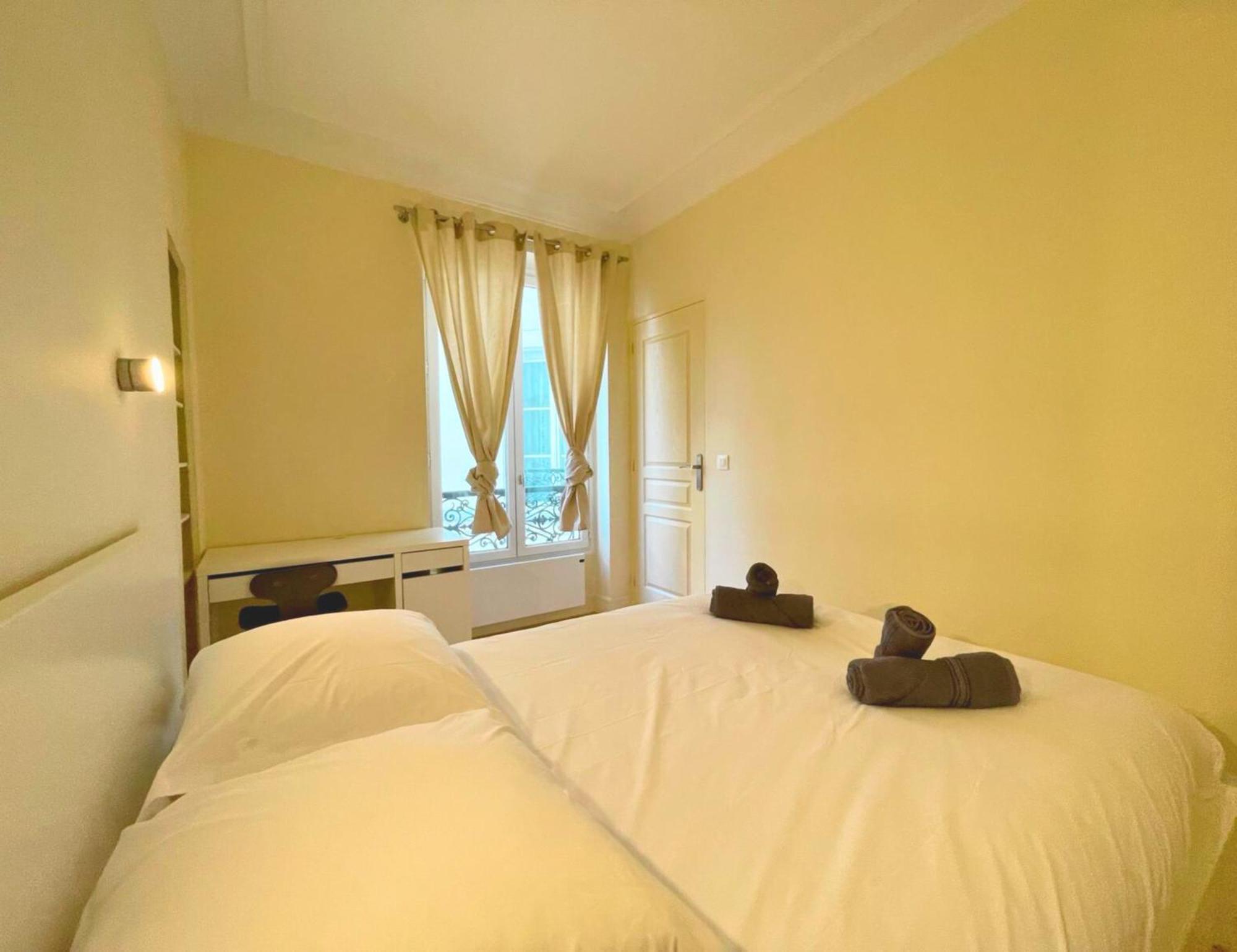 Chambre Lit Double Et Salon Avec Canape-Lit A 10 Minutes Des Champs Elysees Paris Dış mekan fotoğraf