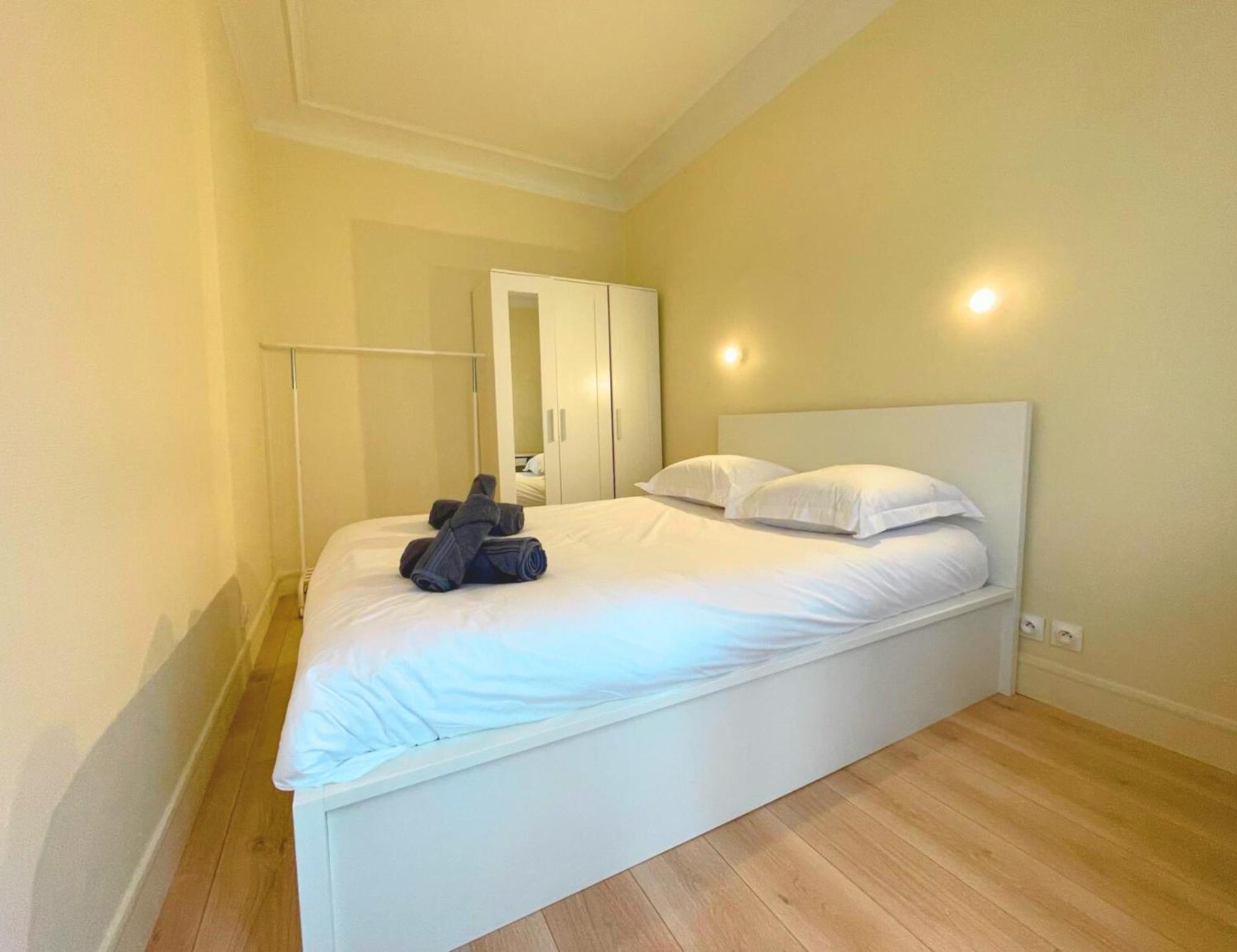 Chambre Lit Double Et Salon Avec Canape-Lit A 10 Minutes Des Champs Elysees Paris Dış mekan fotoğraf