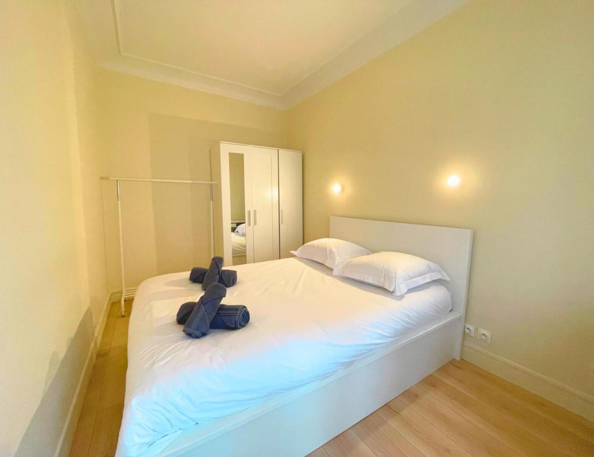 Chambre Lit Double Et Salon Avec Canape-Lit A 10 Minutes Des Champs Elysees Paris Dış mekan fotoğraf